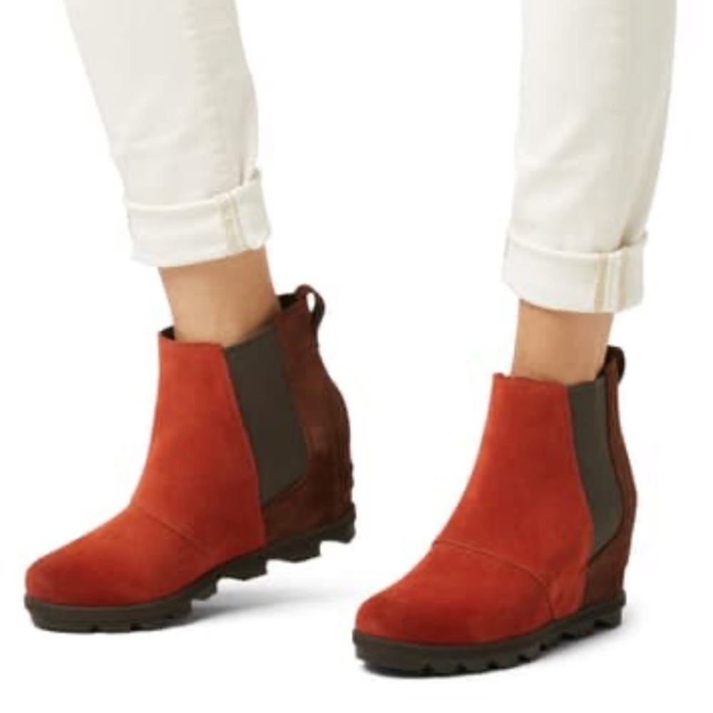 SOREL NWT  JOAN OF ARCTIC WEDGE II CHELSEA RED